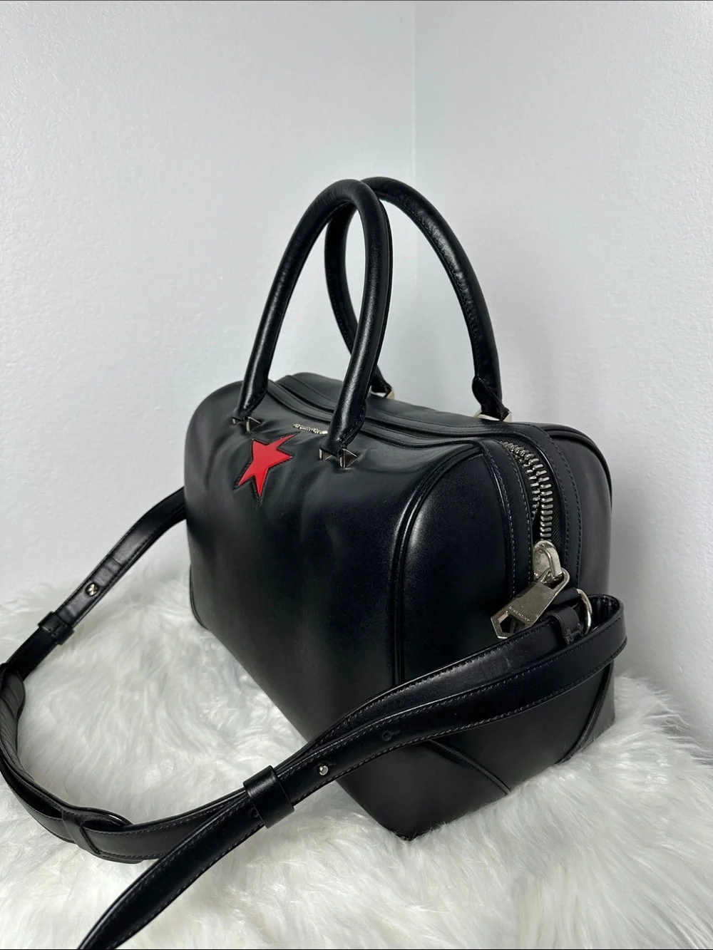 💯Authentic Givenchy Black Leather Star Satchel Crossbody Bag🍀